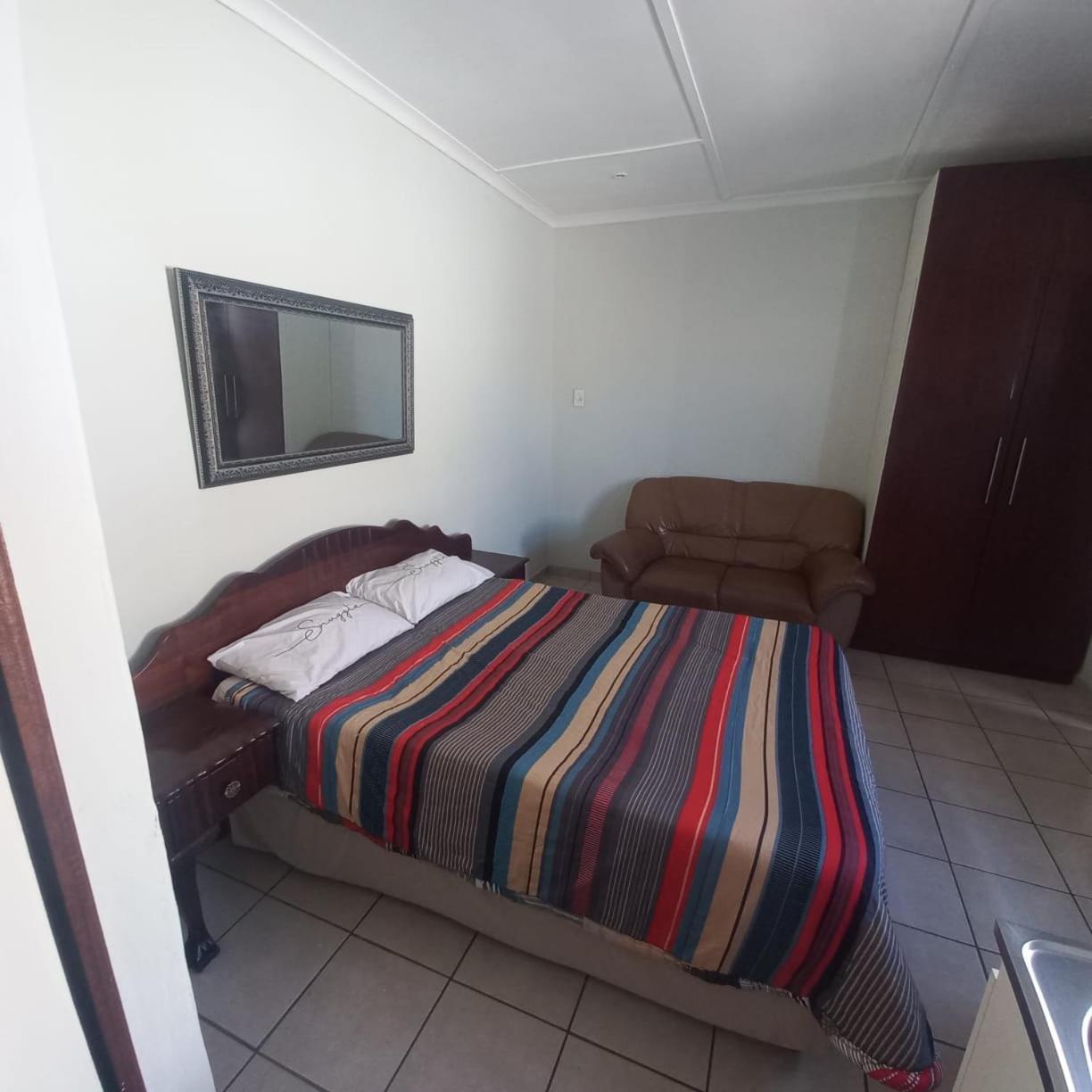Overnight * Cape Town